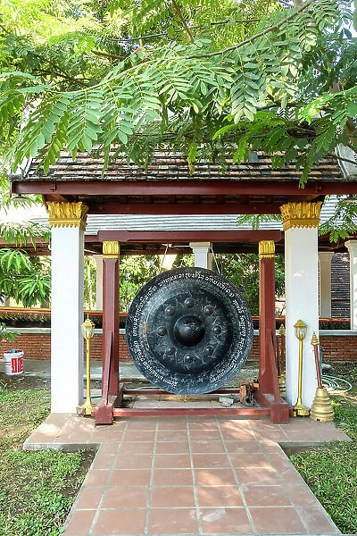 Large gong, Wat Xiengthong, Luang Prabang (ancient capital of Laos on the Mekong river), Laos