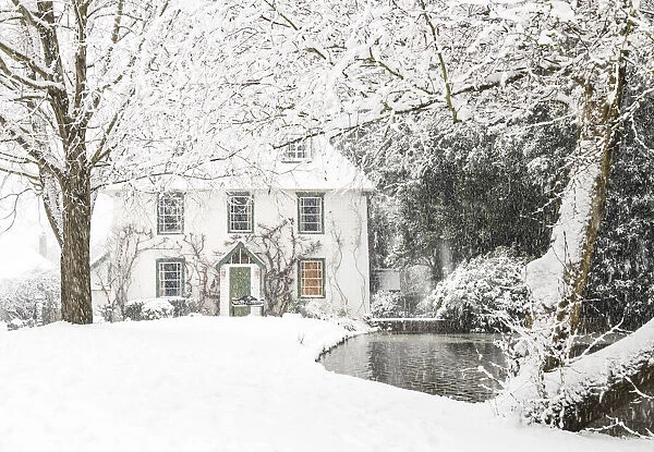 Laurel Farmhouse, built in 1650, in the snowstorm, Totteridge, London, England
