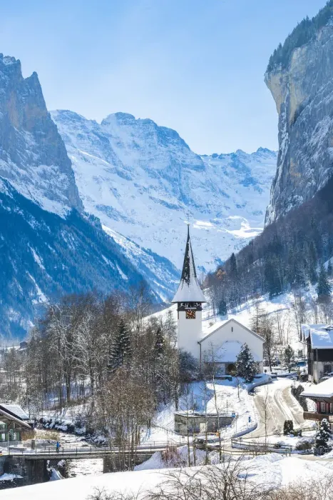 Framed Print : Lauterbrunnen, Berner Oberland, canton of Bern, Switzerland Framed Print : Lauterbrunnen, Berner Oberland, canton of Bern, Switzerland
