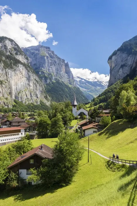 Framed Print : Lauterbrunnen, Bernese Oberland, Switzerland Framed Print : Lauterbrunnen, Bernese Oberland, Switzerland