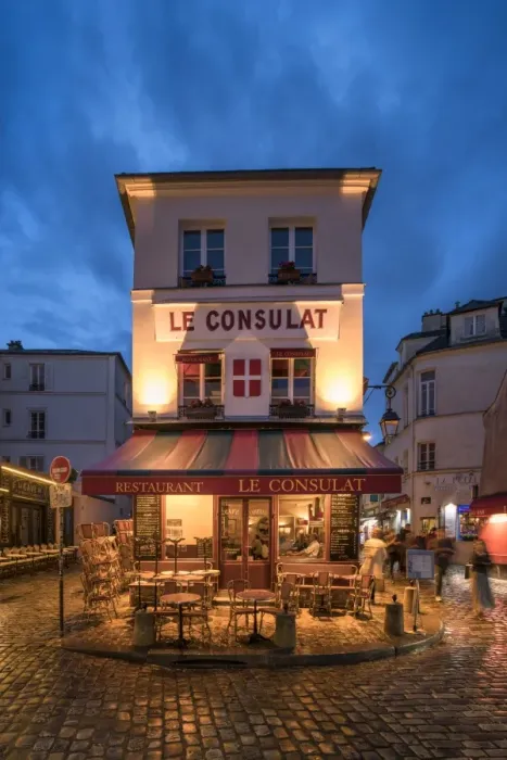 Framed Print : Le Consulat Restaurant, Montmartre, Paris, France Framed Print : Le Consulat Restaurant, Montmartre, Paris, France
