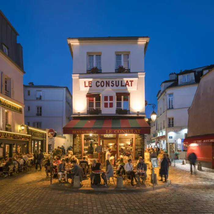 Framed Print : Le Consulat Restaurant, Montmartre, Paris, France Framed Print : Le Consulat Restaurant, Montmartre, Paris, France