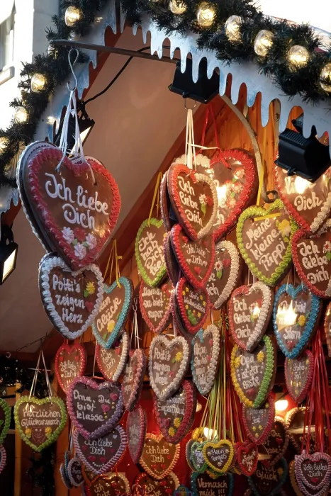 Framed Print : Lebkuchen hearts (gingerbread hearts) for sale at a Christmas Market, Berlin, Germany Framed Print : Lebkuchen hearts (gingerbread hearts) for sale at a Christmas Market, Berlin, Germany