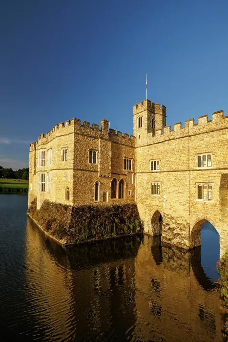 Framed Print : Leeds Castle, Maidstone, Kent, England, UK Framed Print : Leeds Castle, Maidstone, Kent, England, UK