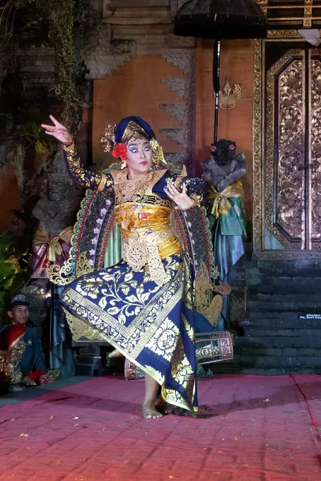 Framed Print : Legong (traditional Balinese dance) performance at Ubud Palace, Bali, Indonesia