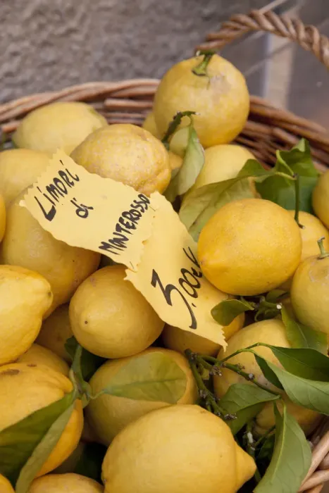 Framed Print : Lemons in basket, Manarola, Cinque Terre, Riviera di Levante, Liguria, Italy Framed Print : Lemons in basket, Manarola, Cinque Terre, Riviera di Levante, Liguria, Italy