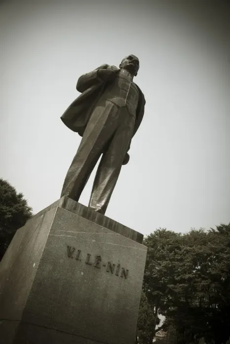 Framed Print : Lenin Statue, Ba Dinh district, Hanoi, Vietnam