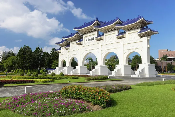 Framed Print : Liberty Square Arch in Liberty Square, Taipei, Taiwan Framed Print : Liberty Square Arch in Liberty Square, Taipei, Taiwan