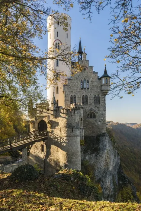 Framed Print : Lichtenstein castle in autumn. Lichtenstein, Baden-Wurttemberg, Germany Framed Print : Lichtenstein castle in autumn. Lichtenstein, Baden-Wurttemberg, Germany