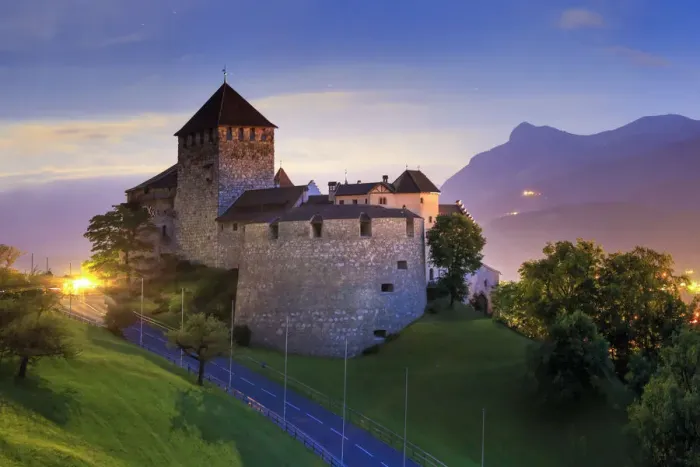Framed Print : Liechtenstein, Vaduz, Vaduz Castle (Schloss Vaduz) Framed Print : Liechtenstein, Vaduz, Vaduz Castle (Schloss Vaduz)