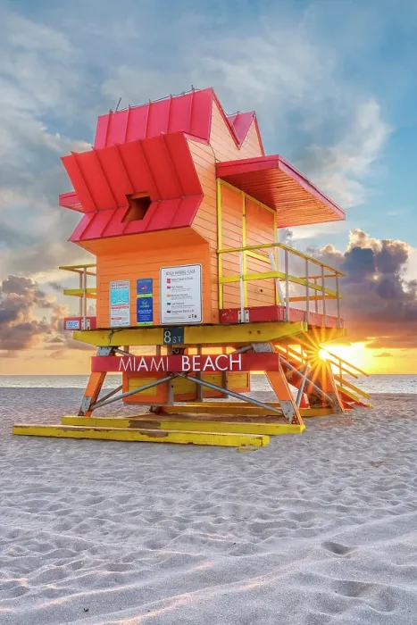 Framed Print : Lifeguard Hut at Sunrise, Ocean Drive Art Deco District South Beach, Miami Beach, Florida, USA Framed Print : Lifeguard Hut at Sunrise, Ocean Drive Art Deco District South Beach, Miami Beach, Florida, USA