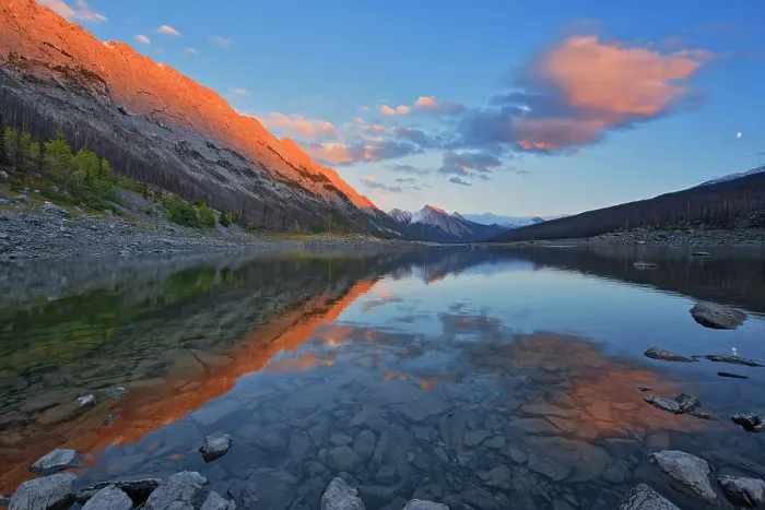 Framed Print : Last light on the Colin Range reflected in Medicine Lake, Jasper National Park, Alberta, Canada Framed Print : Last light on the Colin Range reflected in Medicine Lake, Jasper National Park, Alberta, Canada