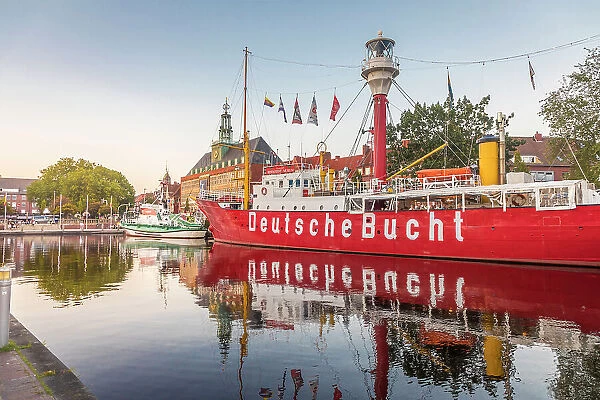 Lightship Amrumbank and sea rescue cruiser Georg Breusing in front of the town hall in the Ratsdelft, Emden, East Frisia, Lower Saxony, Germany