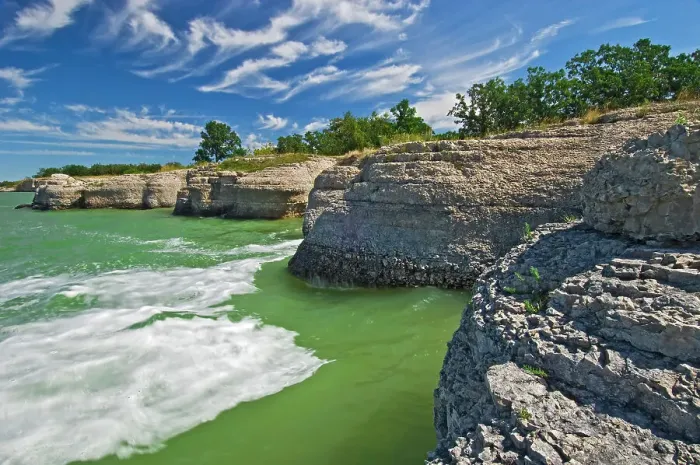 Framed Print : Limestobe cliffs along the eastern shore of Lake Manitoba, North Steeprock Lake Provincial Park, Manitoba, Canada Framed Print : Limestobe cliffs along the eastern shore of Lake Manitoba, North Steeprock Lake Provincial Park, Manitoba, Canada
