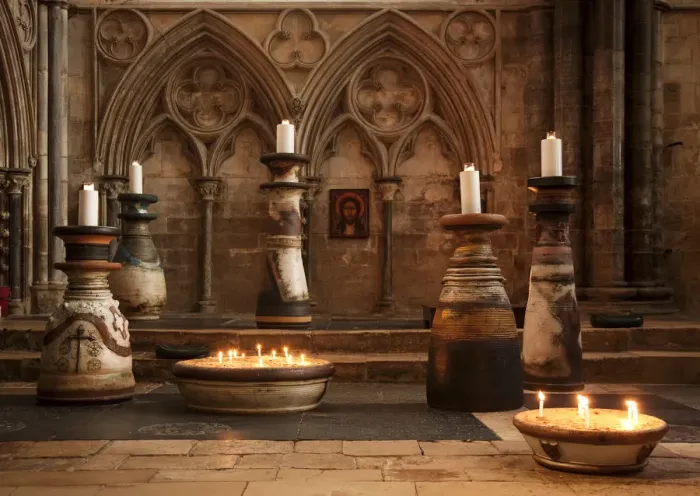 Framed Print : Lincoln, England. Candles lit in the chancel of Lincoln cathedral Framed Print : Lincoln, England. Candles lit in the chancel of Lincoln cathedral
