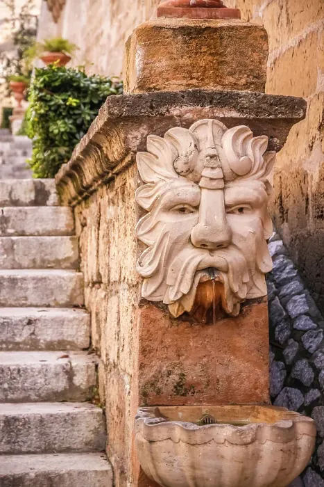 Framed Print : Lion fountain at the Palacio Real de la Almudaina, Palma de Mallorca, Mallorca, Balearic Islands, Spain Framed Print : Lion fountain at the Palacio Real de la Almudaina, Palma de Mallorca, Mallorca, Balearic Islands, Spain