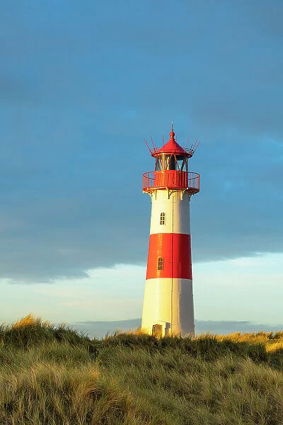 List-Ost lighthouse at sunrise, Ellenbogen, Sylt, Nordfriesland, Schleswig-Holstein, Germany