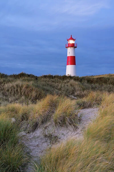 List-Ost lighthouse at twilight, Ellenbogen, Sylt, Nordfriesland, Schleswig-Holstein, Germany