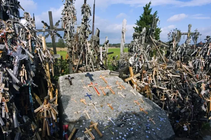 Framed Print : Lithuania, Hill of Crosses (Kryziu Kalnas) Framed Print : Lithuania, Hill of Crosses (Kryziu Kalnas)