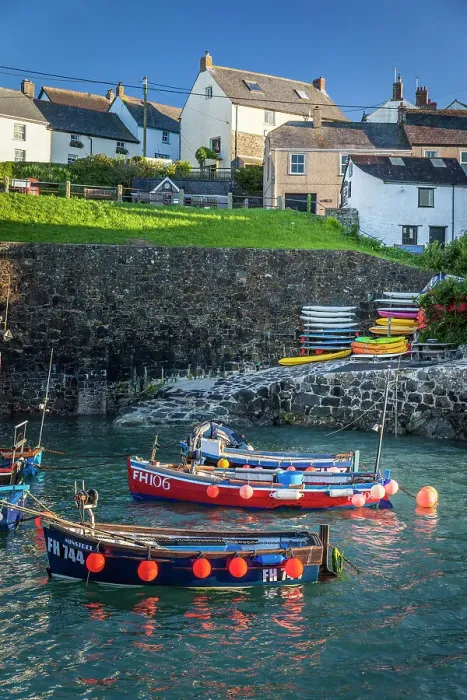 Framed Print : The little harbor at Coverack, Lizard Peninsula, Cornwall, England Framed Print : The little harbor at Coverack, Lizard Peninsula, Cornwall, England