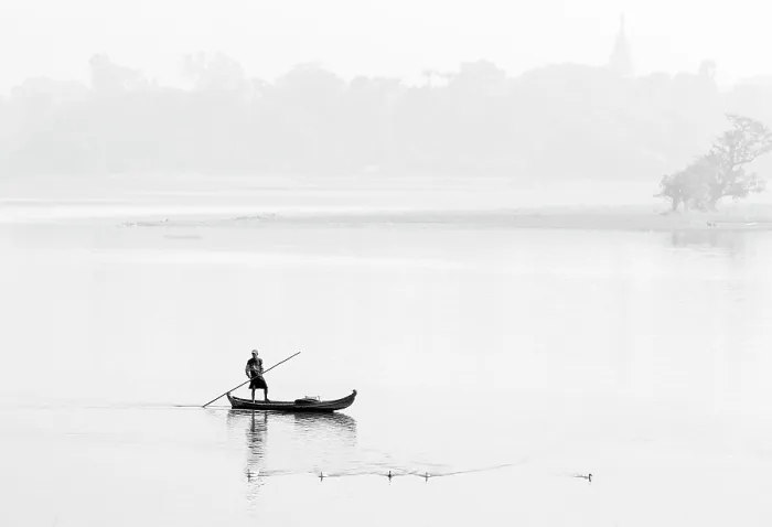 Framed Print : Local fisherman on Taungthaman Lake, near Mandalay, Myanmar Framed Print : Local fisherman on Taungthaman Lake, near Mandalay, Myanmar