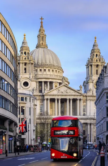 Framed Print : A London bus on Ludgate hill in front of St Pauls Cathedral by Christopher Wren Framed Print : A London bus on Ludgate hill in front of St Pauls Cathedral by Christopher Wren