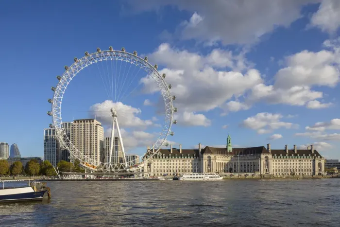 Framed Print : London Eye & County Hall, London, England Framed Print : London Eye & County Hall, London, England