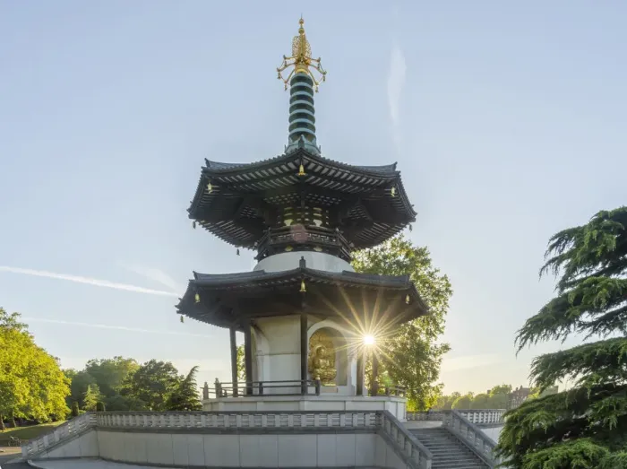 Framed Print : The London Peace Pagoda, Battersea Park, London, England, UK Framed Print : The London Peace Pagoda, Battersea Park, London, England, UK