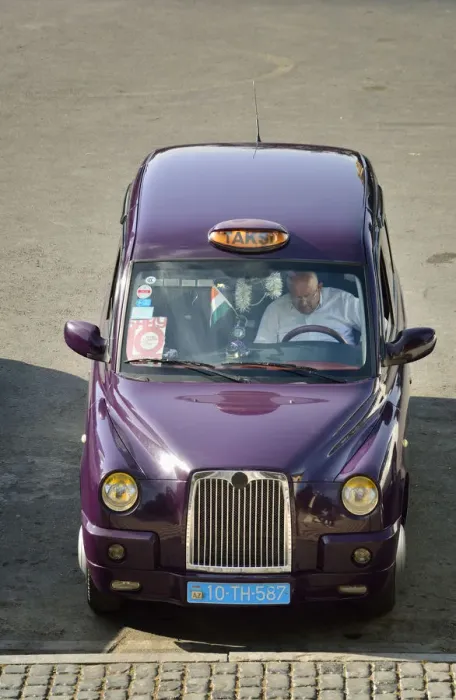 Framed Print : London-style taxi in Baku, Azerbaijan Framed Print : London-style taxi in Baku, Azerbaijan