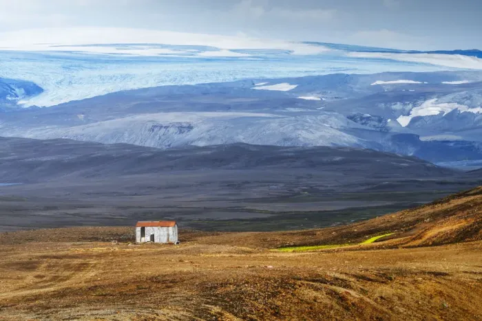 Framed Print : A lone cabin overlooking a glacier near Kerlingalfjoll, Iceland Framed Print : A lone cabin overlooking a glacier near Kerlingalfjoll, Iceland