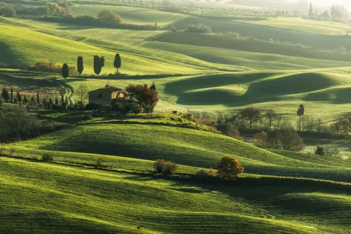 Framed Print : Lone countryhouse immersed in the Siena countryside, Val d Orcia, Tuscany, Italy Framed Print : Lone countryhouse immersed in the Siena countryside, Val d Orcia, Tuscany, Italy