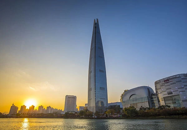 Lotte Tower (555m supertall skyscraper, 5th tallest building in the world when completed