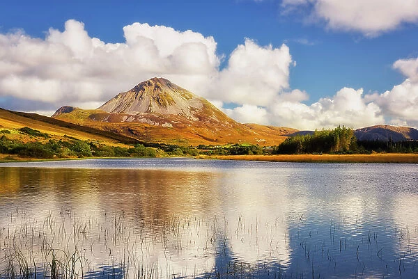 Lough Dunlewey and Mount Errigal, County Donegal, Ulster region, Ireland, Europe