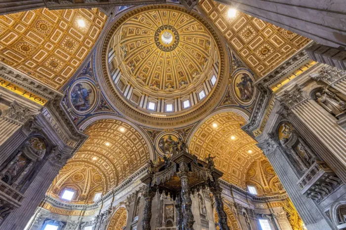 Framed Print : Low angle interior view of the baldacchino and main dome, St Framed Print : Low angle interior view of the baldacchino and main dome, St