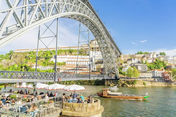 Framed Print : Luis 1 Bridge and the River Douro, Porto, Portugal, Europe Framed Print : Luis 1 Bridge and the River Douro, Porto, Portugal, Europe