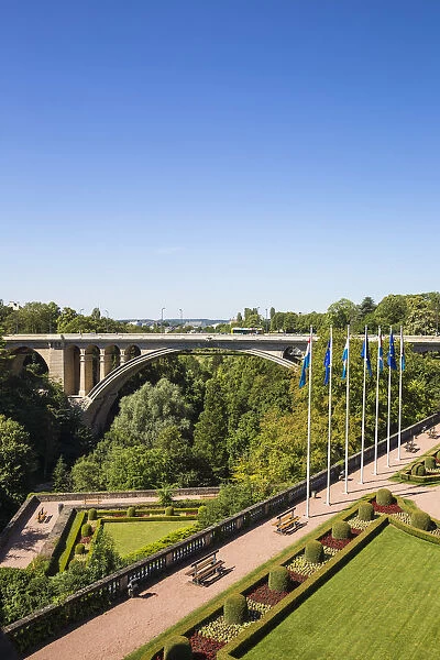 Luxembourg, Luxembourg City, Place de la constitution, Petrusse Park and Adolphe bridge
