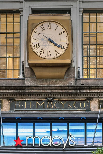 Macys department store, Herald Square, Manhattan, New York, USA