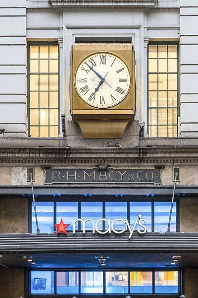 Macys department store, Manhattan, New York City, USA