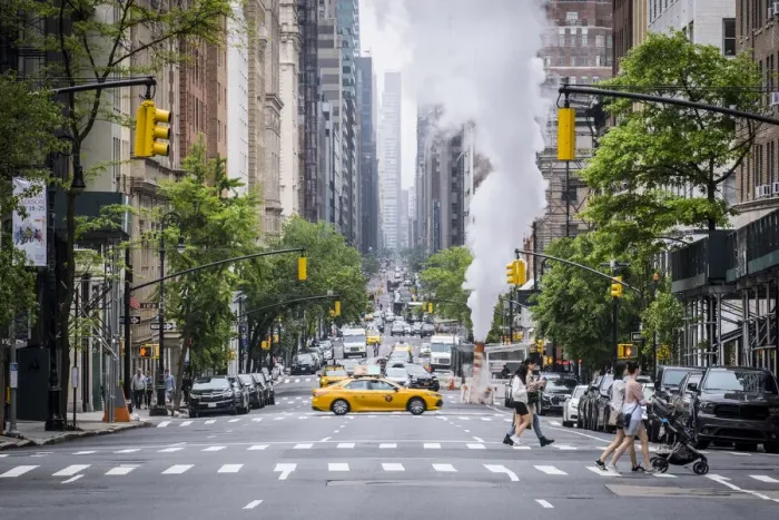 Framed Print : Madison Avenue, Manhattan, New York City, USA Framed Print : Madison Avenue, Manhattan, New York City, USA