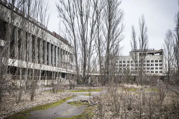 Framed Print : Main square in the abandoned city of Pripyat, Chernobyl Exclusion Zone, Ukraine Framed Print : Main square in the abandoned city of Pripyat, Chernobyl Exclusion Zone, Ukraine