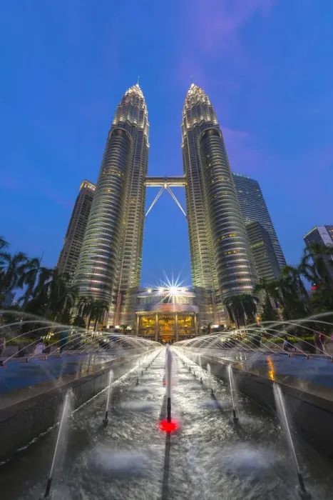 Framed Print : Malaysia, Kuala Lumpur, Petronas Towers