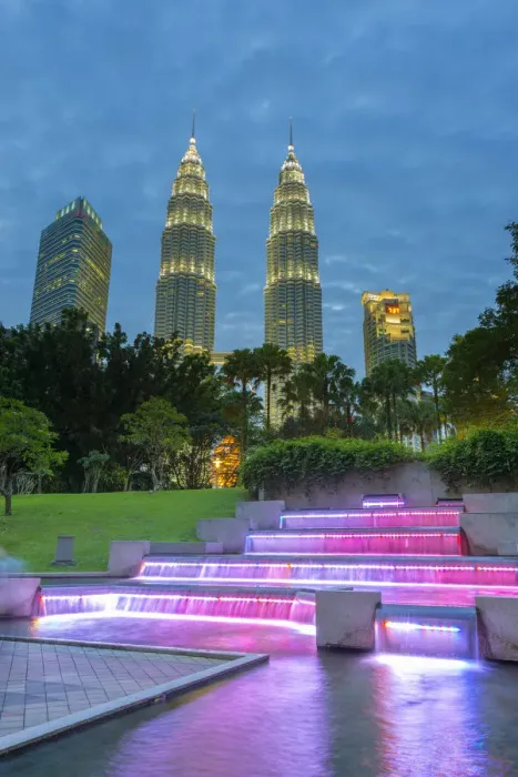 Framed Print : Malaysia, Kuala Lumpur, Petronas Towers