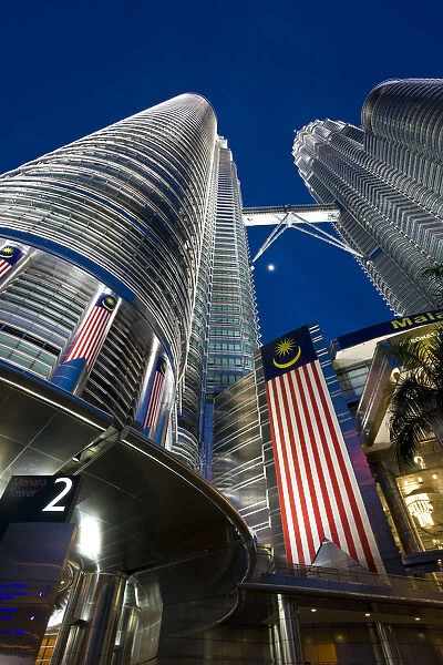 Malaysia, Kuala Lumpur, Petronas Towers and Malaysian national flag