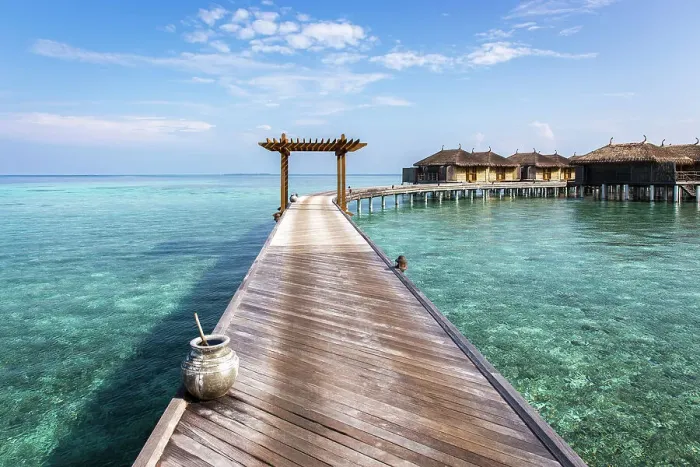 Framed Print : Maldives, Ari Atoll, Moofushi, Constance Moofushi Maldives, Deck to Water Willas