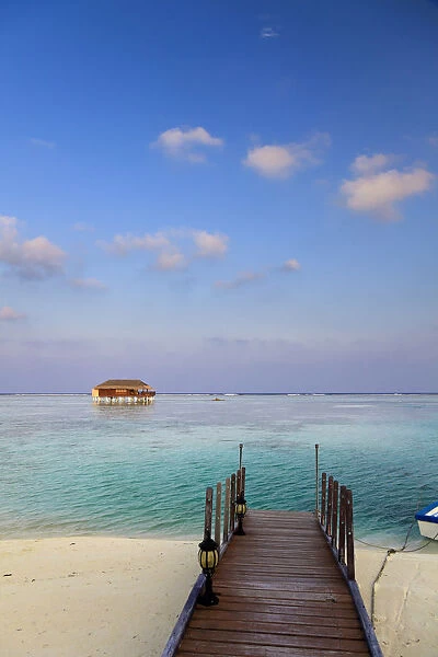 Maldives, Meemu Atoll, Medhufushi Island, luxury resort, overwater Bungalows