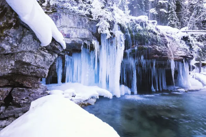 Framed Print : Maligne Canyon in Winter, Jasper National Park, Alberta, Canada Framed Print : Maligne Canyon in Winter, Jasper National Park, Alberta, Canada