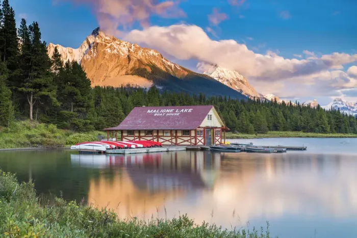 Framed Print : Maligne Lake and historic boathouse in Jasper National Park, Alberta, Canada