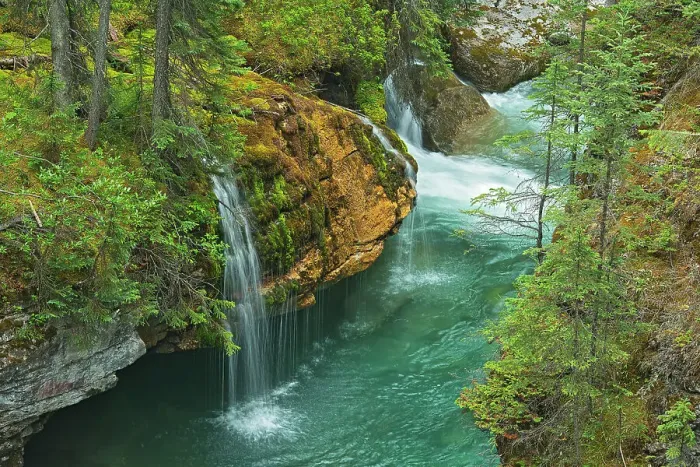 Framed Print : The Maligne River meanders through the Maligne Canyon. Jasper National Park Alberta, Canada Framed Print : The Maligne River meanders through the Maligne Canyon. Jasper National Park Alberta, Canada