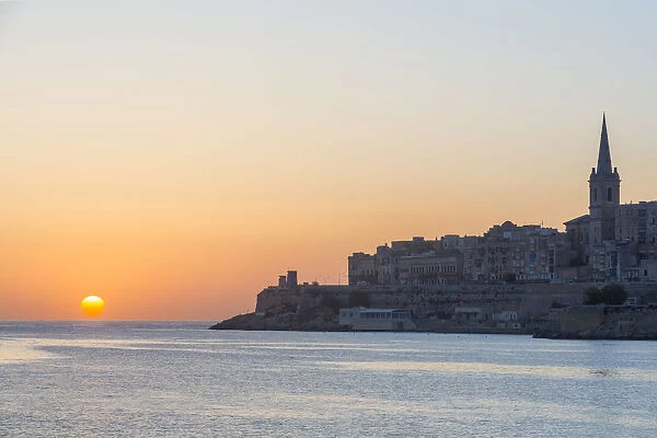 Malta, South Eastern Region, Valletta. The view from Ta Xbiex across Marsamxett
