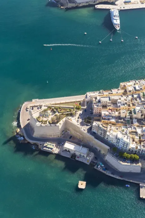 Framed Print : Malta, South Eastern Region, Valletta. Aerial view of Senglea, one of the Three Cities Framed Print : Malta, South Eastern Region, Valletta. Aerial view of Senglea, one of the Three Cities